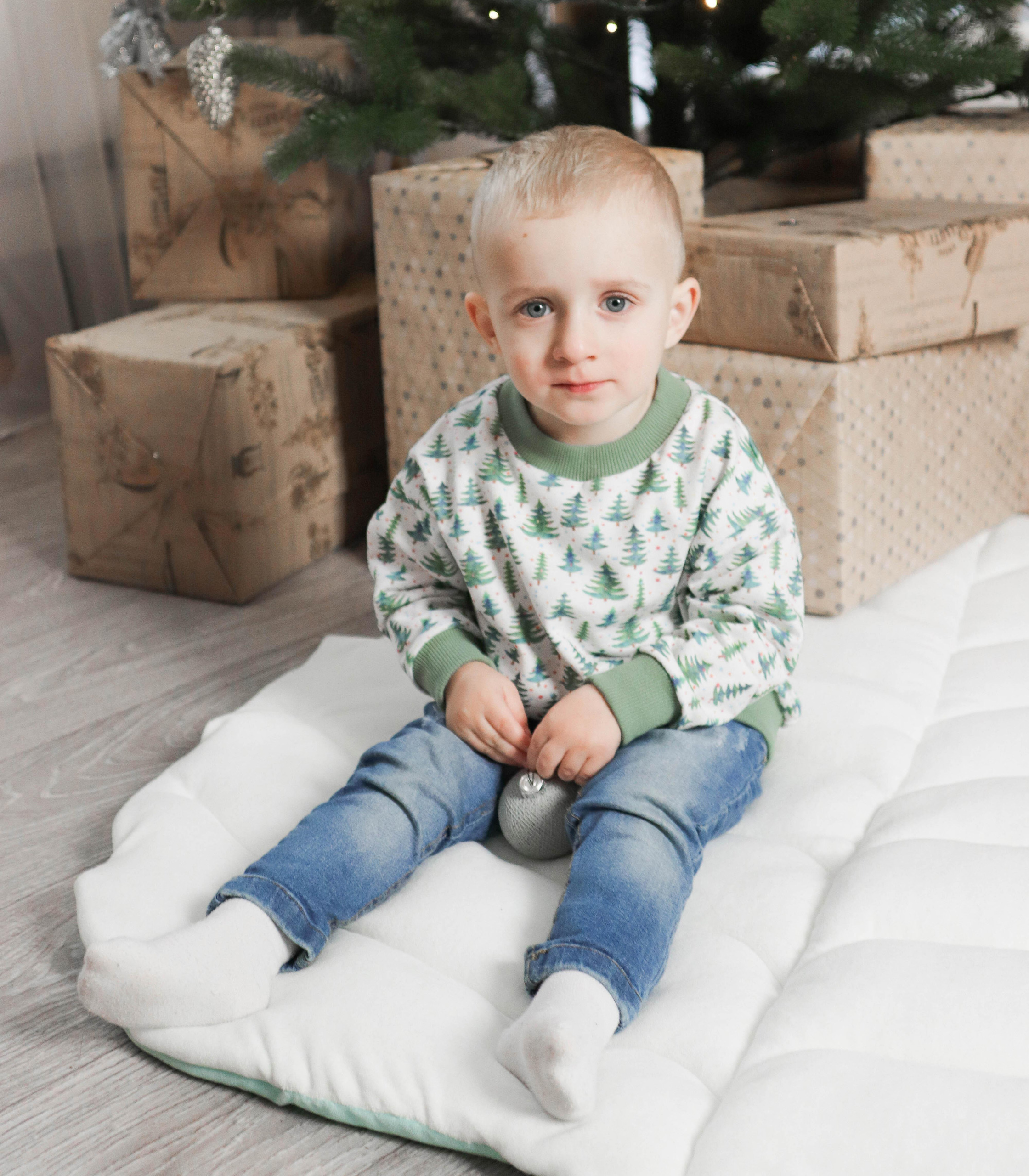 Світшот новорічний “Ялинки”