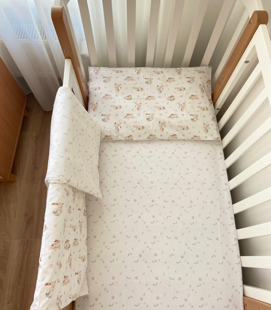 Комплект поплінової постільної білизни “Зайчики/квіточки”