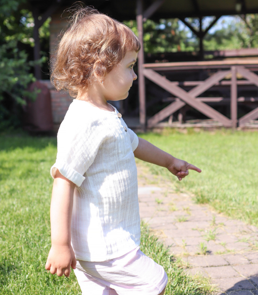 Костюм футболка+шорти “Молочний/бузок”