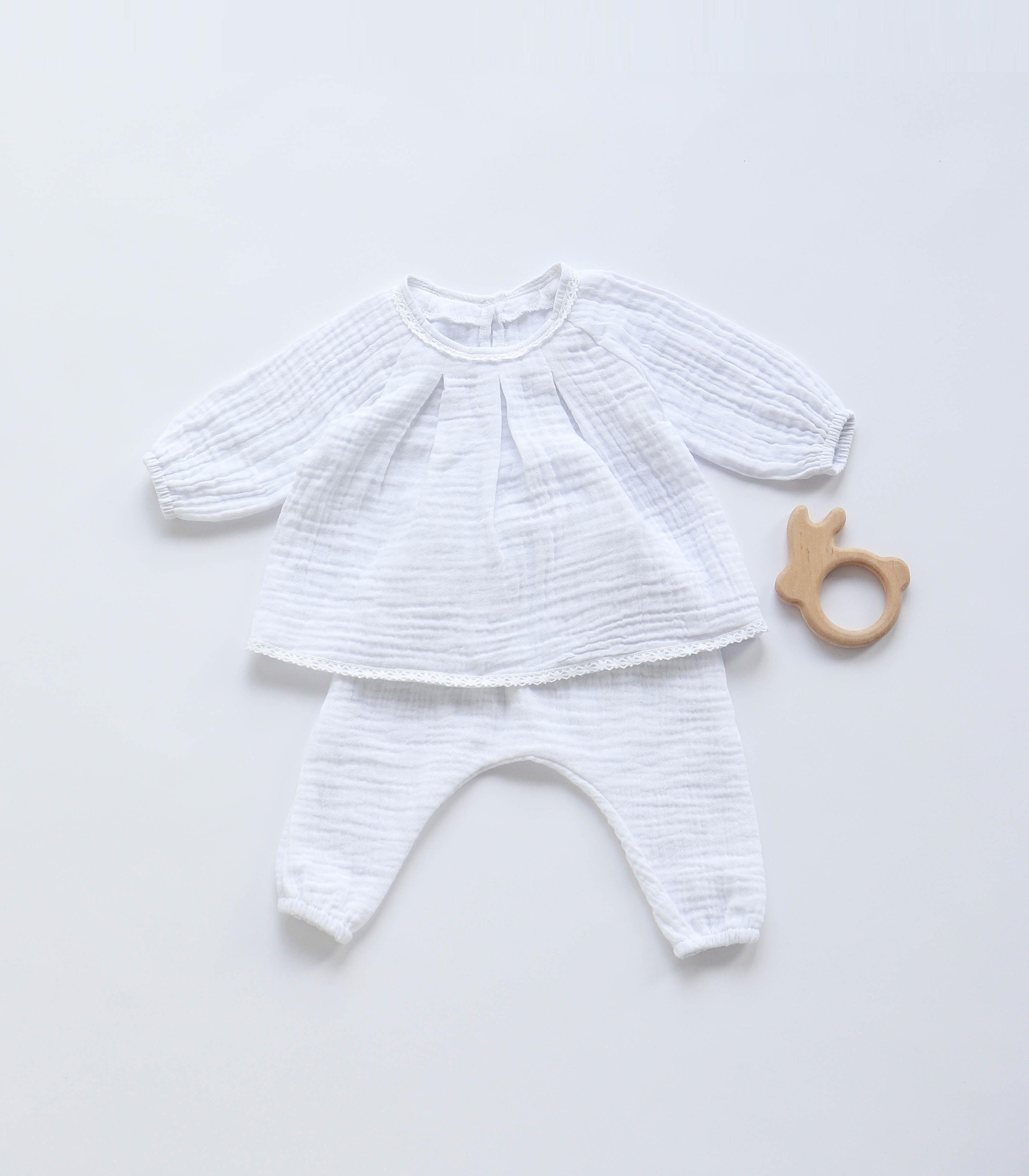 Мусліновий костюм білий на Хрещення для дівчинки