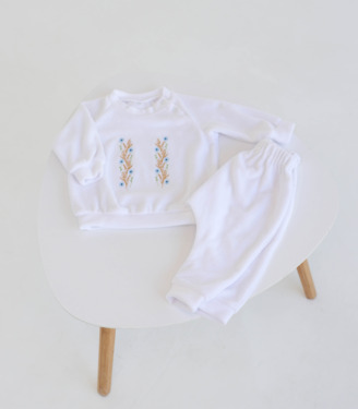 Костюм велюровий з вишивкою для Хрещення хлопчика