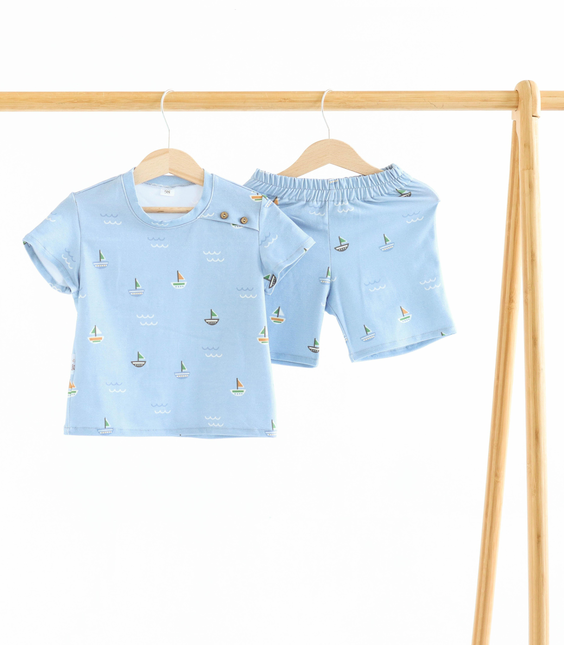Трикотажний костюм шорти+футболка “Кораблики”