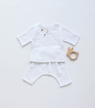 Мусліновий костюм білий на Хрещення для хлопчика