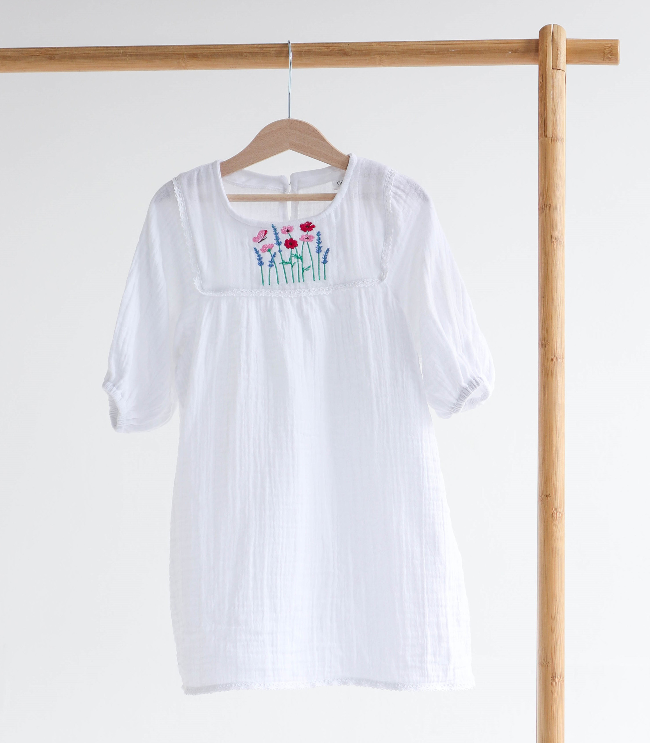 Вишиванка муслін Біла “Рожеві квіти”