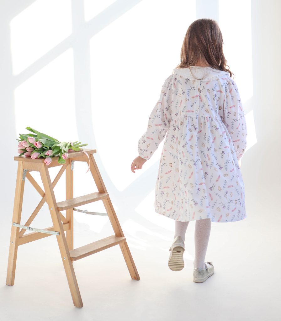 Сукня з комірцем “Пірʼячко”