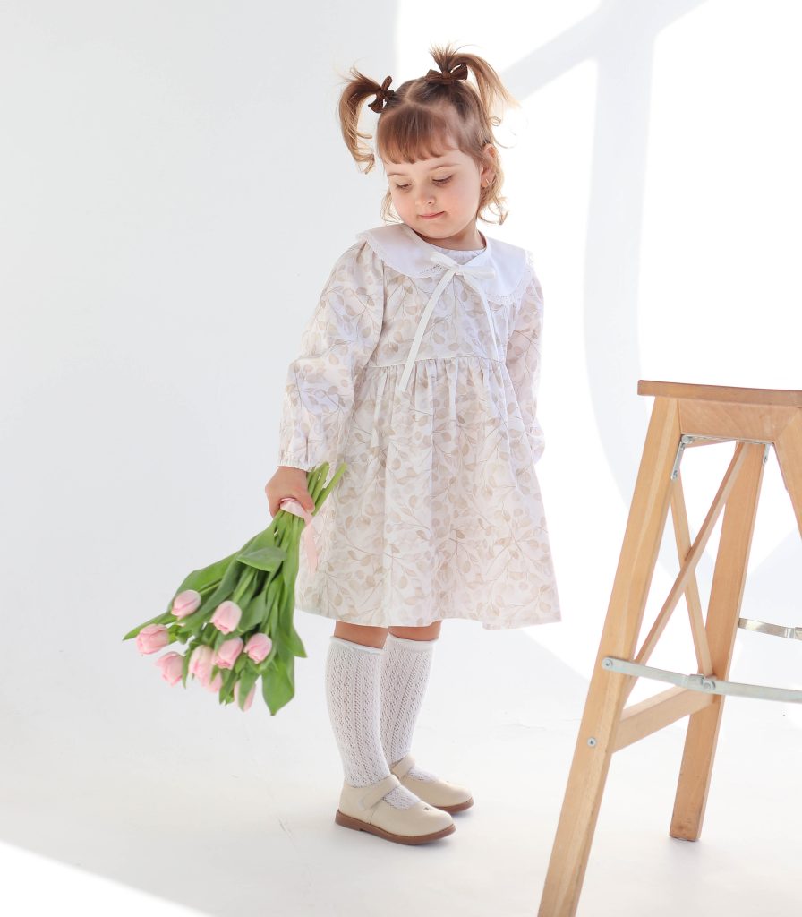 Сукня з комірцем “Бежеві гілочки”