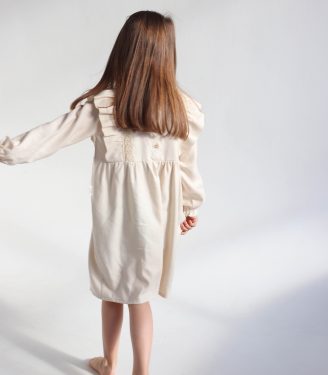 Лляна сукня з мереживом