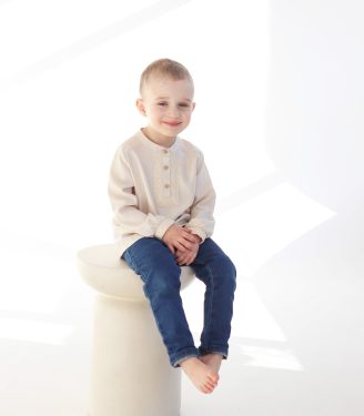 Лляна сорочка з мереживом