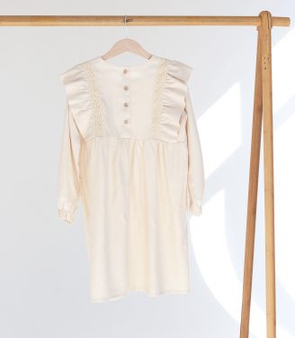 Лляна сукня з мереживом