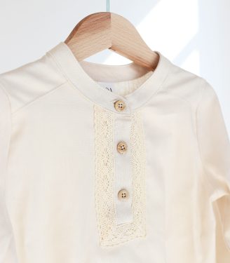 Лляна сорочка з мереживом