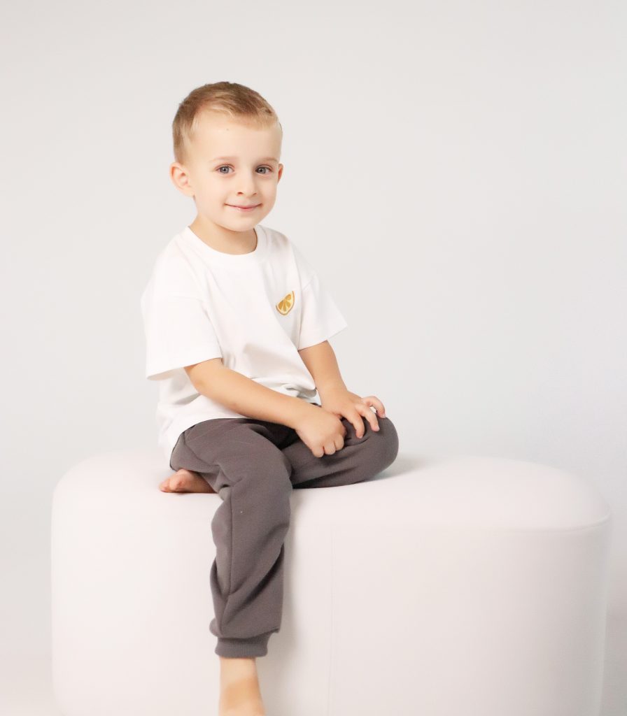 Футболка Молочна з вишивкою “Лимон”