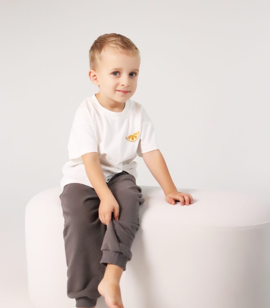 Футболка Молочна з вишивкою “Лимон”