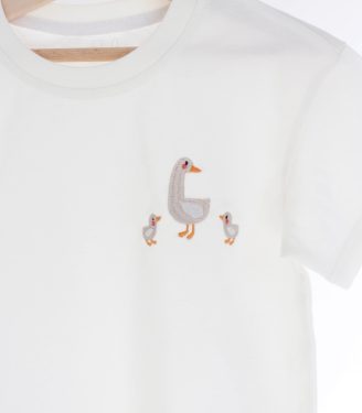Футболка Молочна з вишивкою “Гуси”
