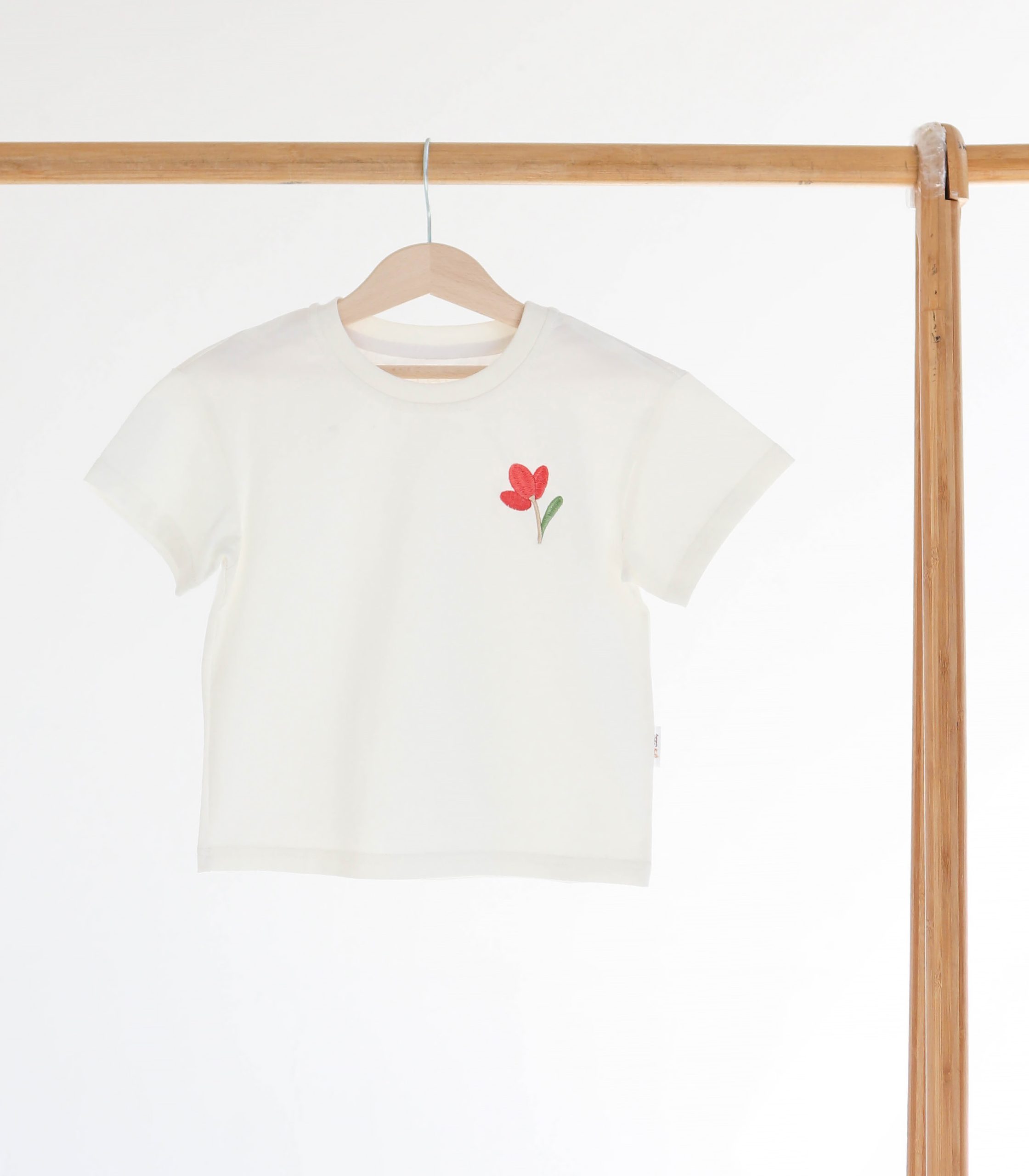 Футболка Молочна з вишивкою “Квіточка”