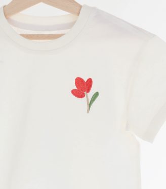 Футболка Молочна з вишивкою “Квіточка”
