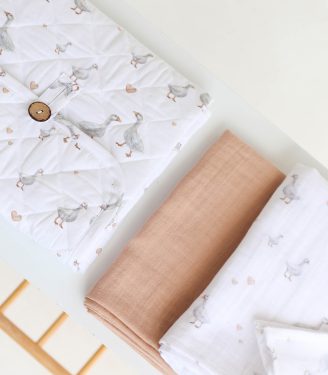 Комплект Пеленатор+пелюшки “Гуси”