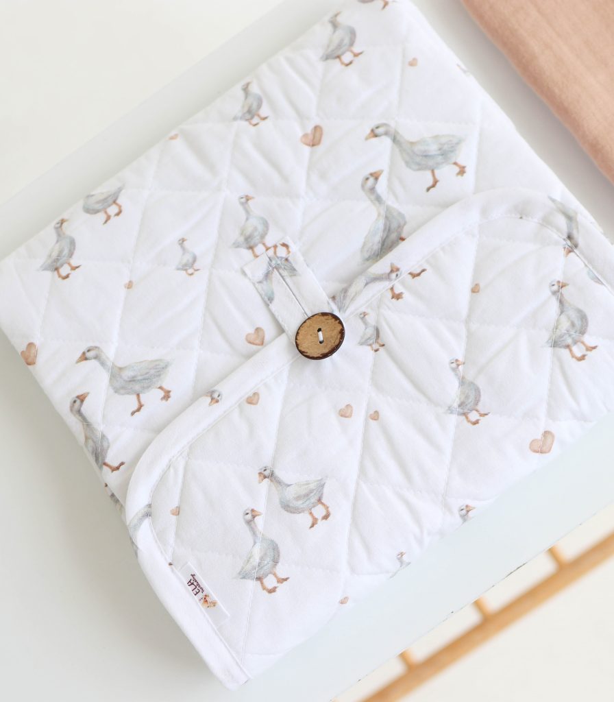 Сумка пеленатор “Гуси”