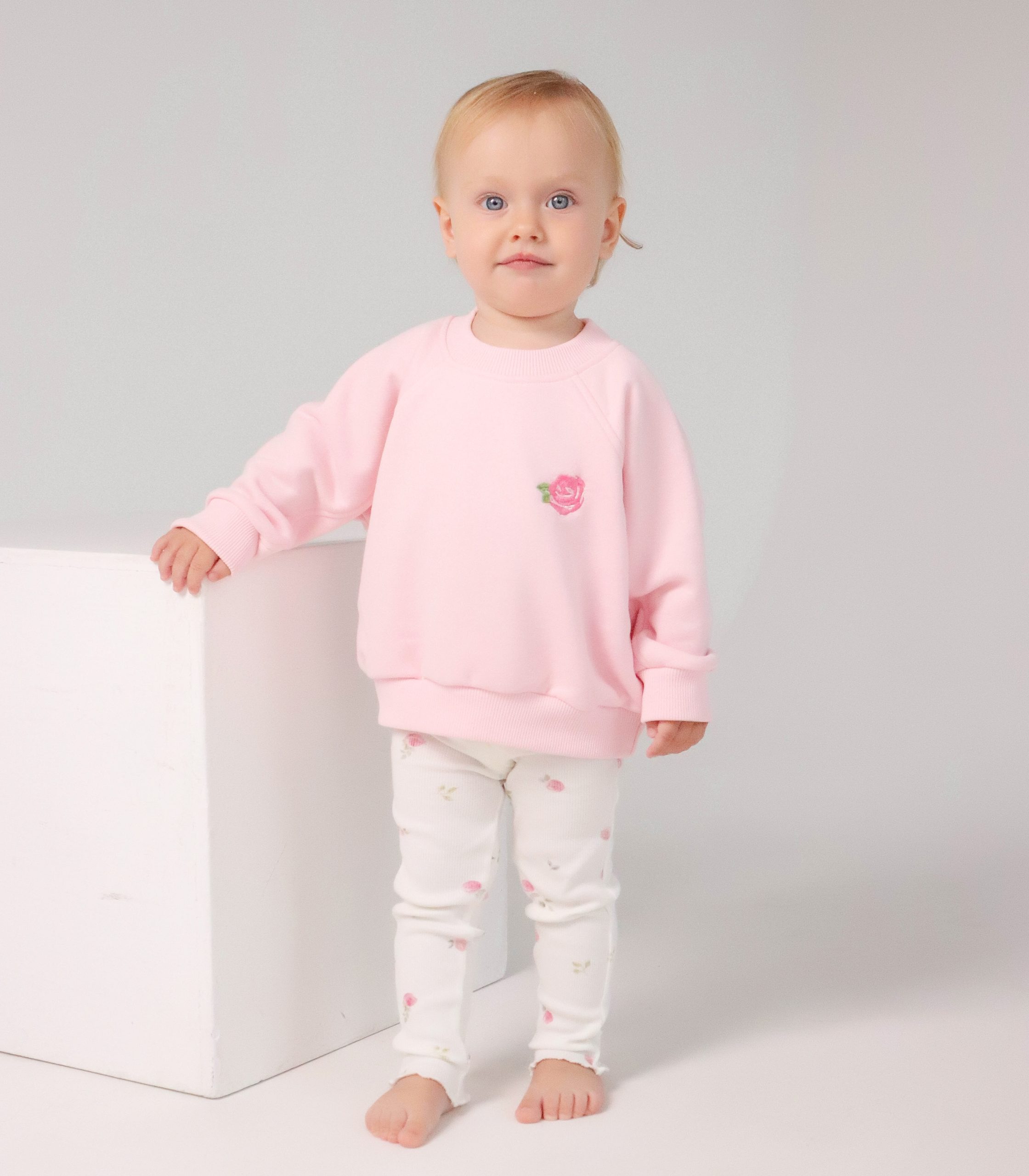 Костюм для дівчинки “Троянди”