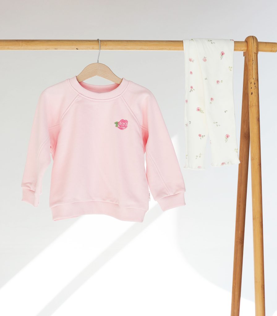 Костюм для дівчинки “Троянди”