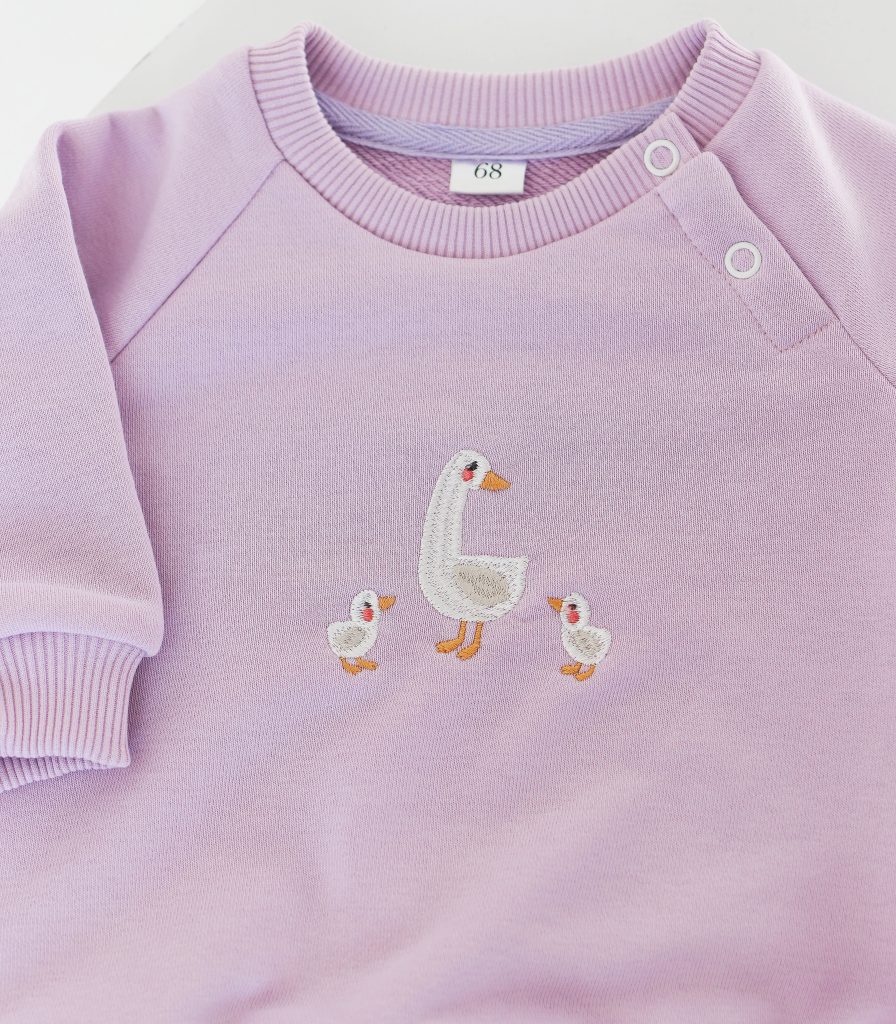 Костюм бузковий «Гуси»